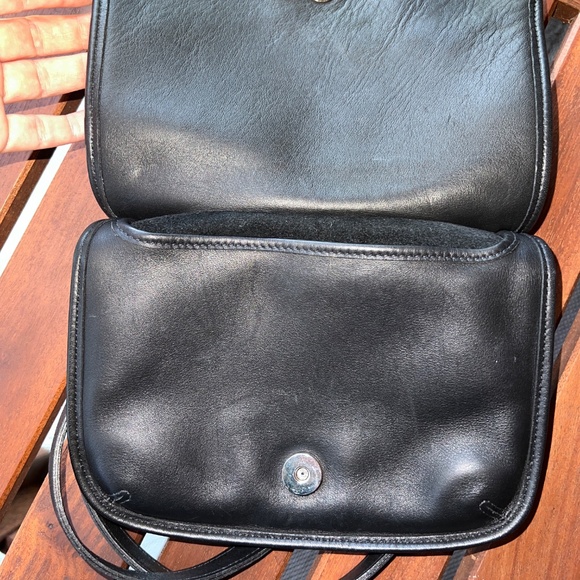 Vintage Coach 9142 Black Saddle Flap Slim Hippie Leather Cross Body Purse Bag - Picture 6 of 7